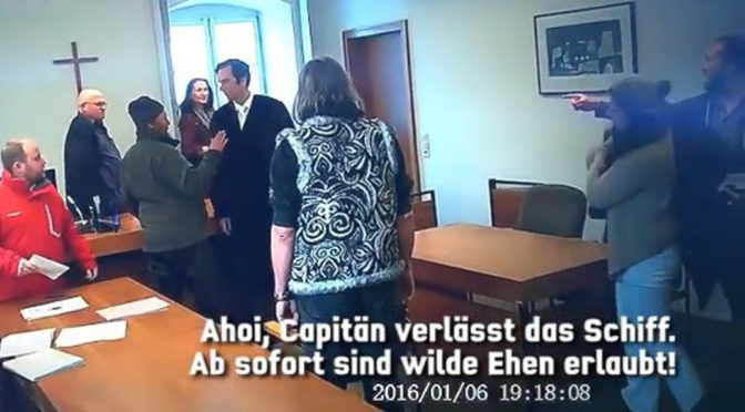 Reichsbürger bedrohen den Staatsanwalt am Amtsgericht Kaufbeuren - und filmen heimlich.