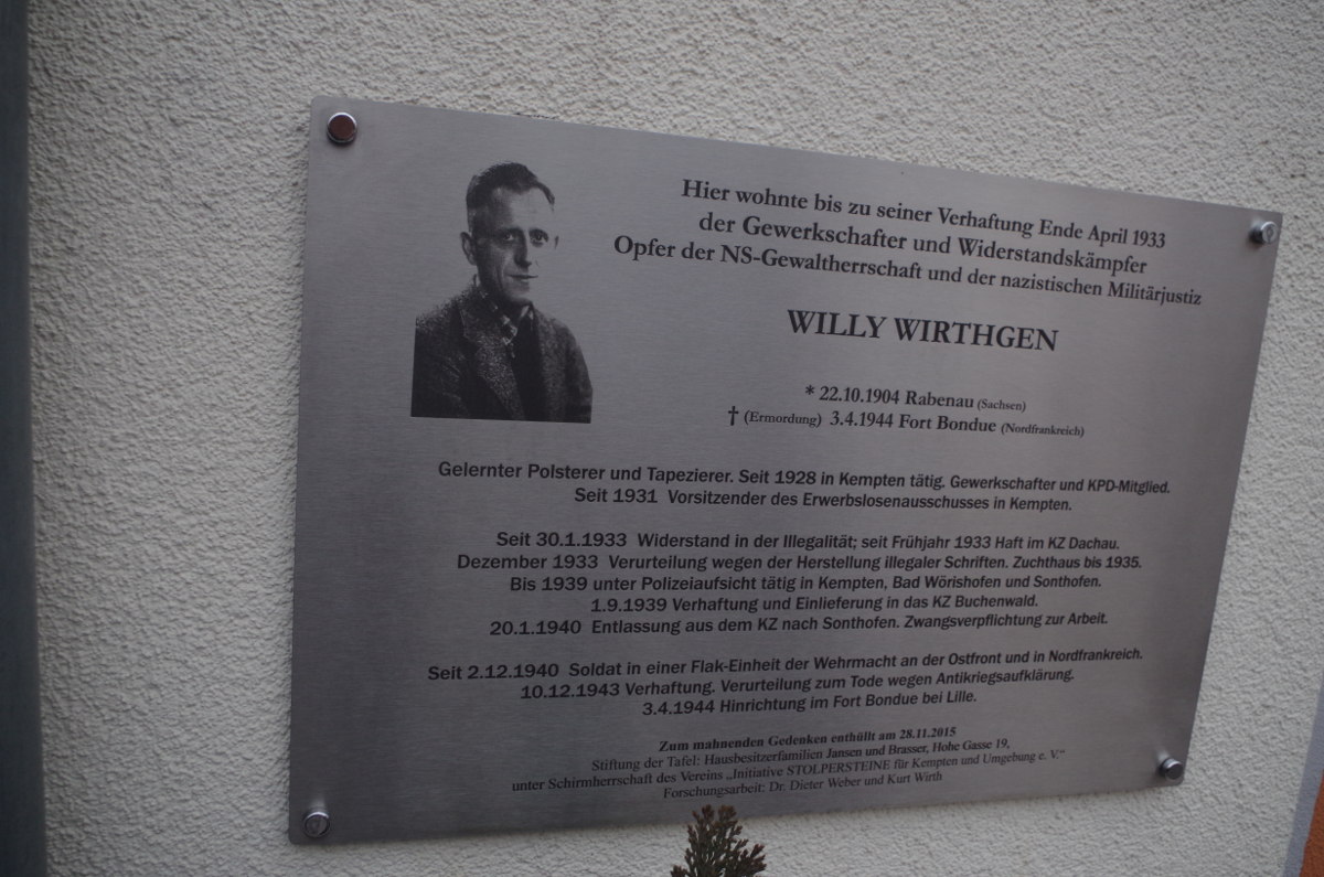 Gedenktafel für Willy Wirthgen am Gebäude der Hohen Gasse 19 in Kempten.