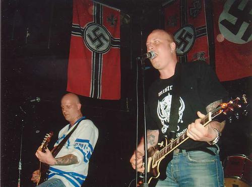 Mistreat gilt als erste finnische Band, die ein Musikalbum mit rassistischen Texten veröffentlichte und genießt innerhalb der neonazistischen Musikszene einen hohen Status . Am 14. Juli spielte die Band auf Einladung von Voice of Anger im Landkreis Ravensburg.