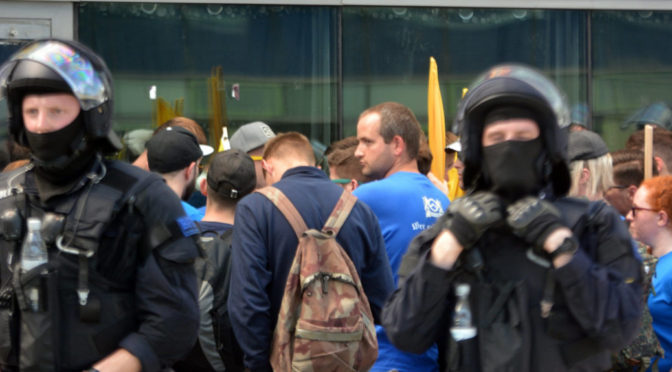 Schwäbische Identitäre scheitern an Protest in Halle