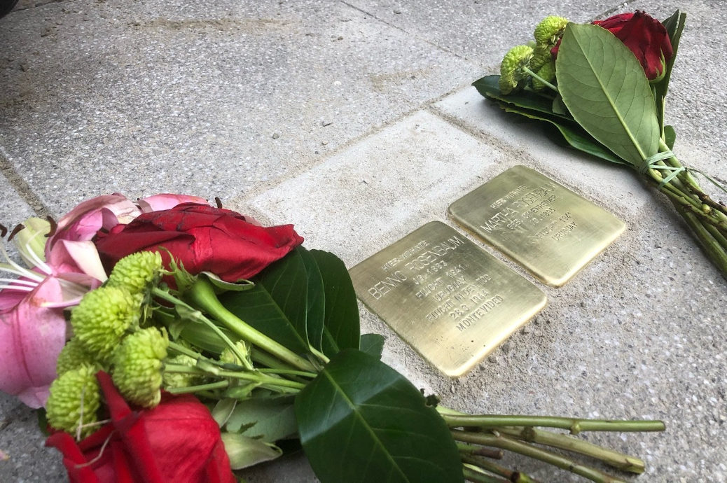 Zur Erinnerung an Benno und Martha Rosenbaum verlegt Gunter Demnig am 29. Dezember 2019 Stolpersteine in der Kalchstraße 11.