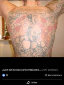 Stolz präsentiert Boris Gehrig sein Voice of Anger-Tattoo im Internet (Screenshot, Facebook)